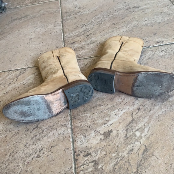 Boots - Picture 3 of 4